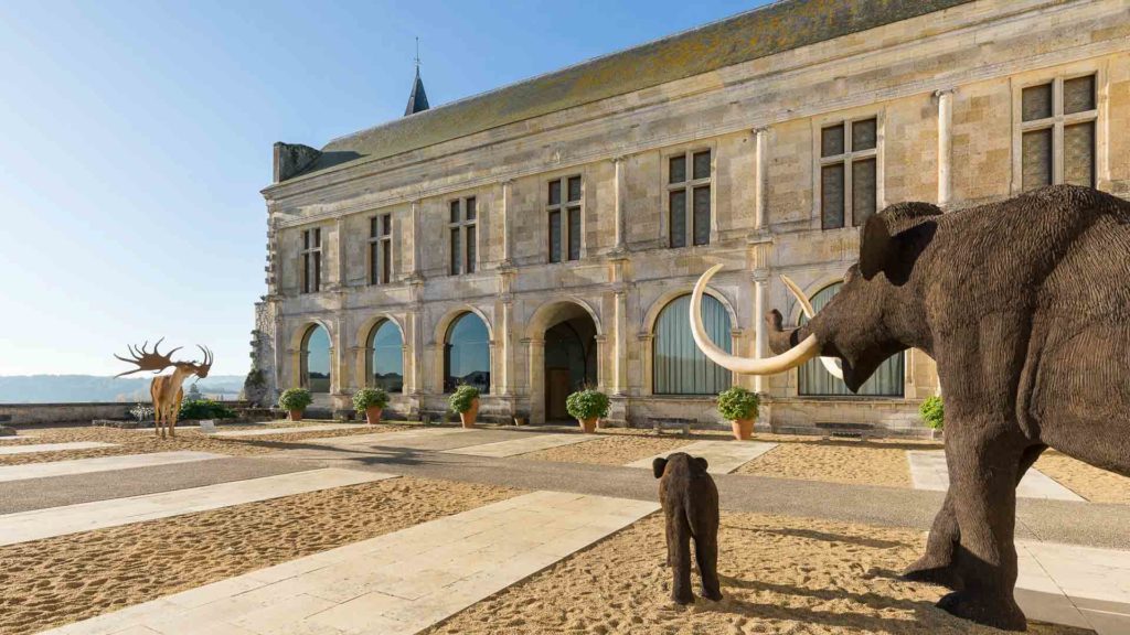 Parmi les musées de Tours et de Touraine, le musée de la Préhistoire du Grand-Pressigny est le plus au sud de l'Indre-et-Loire, France. Histoire, culture, ateliers et expositions rythment les saisons culturelles.