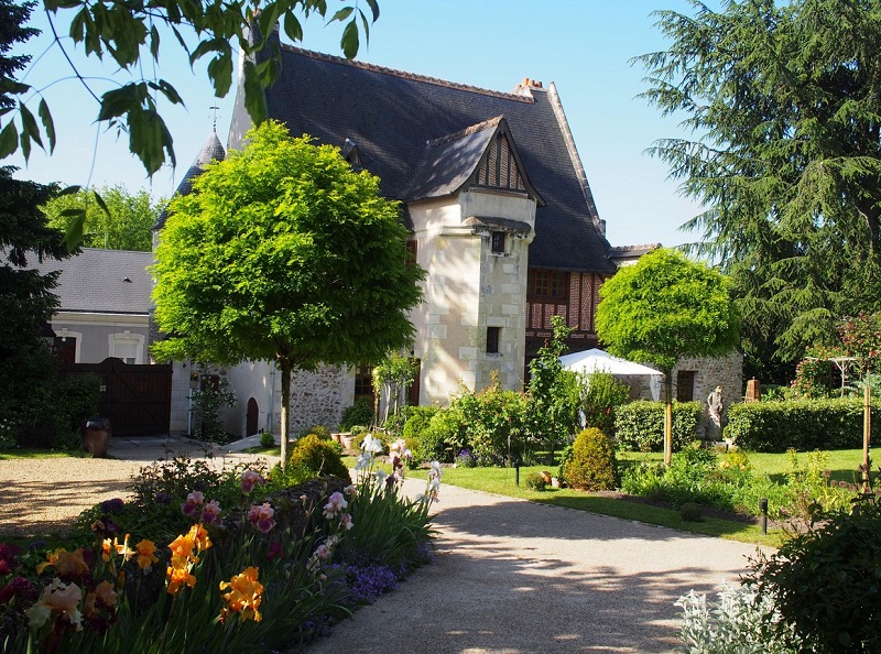 Le Manoir du Rouvre - Dormir au jardin en Indre et Loire, France.