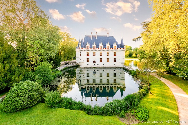 Le Château d'Azay-le-Rideau, en course pour l'émission le monument préféré des Français.