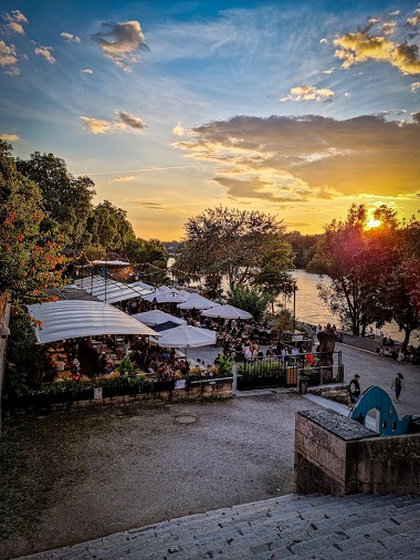 Guinguette de Tours sur Loire : ouverture à partir du 4 mai 2024 pour la guinguette Chez Dupont et le restaurant Chez ta Mère.