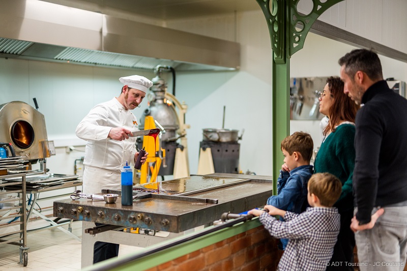 Vacances de la Toussaint : conservatoire de la confiserie, Amboise. Démonstration du savoir-faire