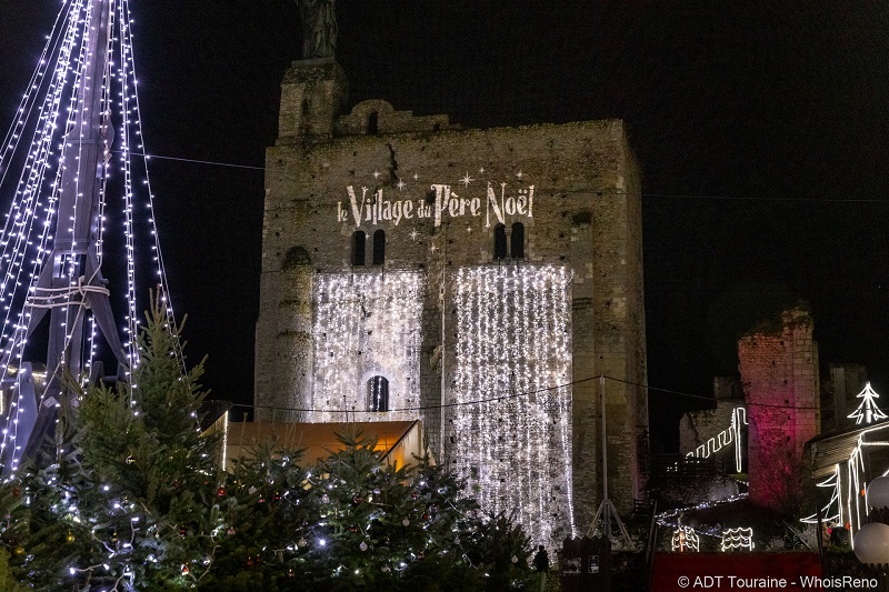En décembre, le week-end est propice à une sortie du côté du village du Père Noël de la Forteresse de Montbazon.