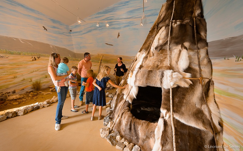 Voyages scolaires : visite d'une journée au musée de la préhistoire du Grand-Pressigny, dans la Région Centre Val de Loire, en France. Un beau projet de classe !