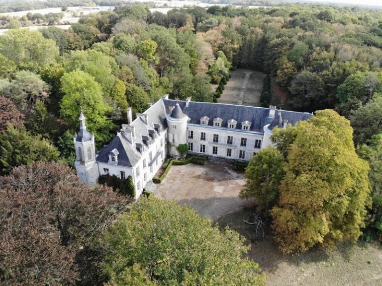Chambres d’hôtes Château de Charnizay-1