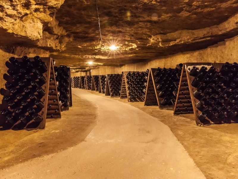 La cave de Vouvray, non loin de la maison d'hôtes Le Gaimont et de Tours. Indre et Loire, France