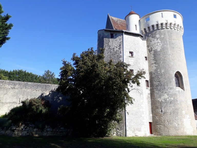 Visite des extérieurs et des souterrains du Château-3